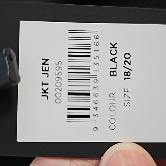 Arna York open lightweight sweater. Bassic black size 18/20 and NEW with… - Picture 8 of 11